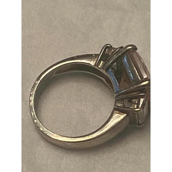 Elegant Silver Ring with Pink Stone - Picture 6 of 6
